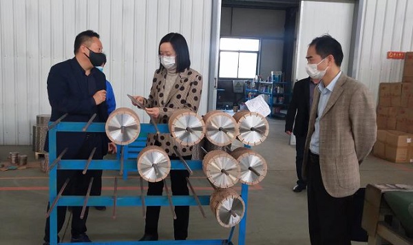 鄂州市市委常委、統(tǒng)戰(zhàn)部部長(zhǎng)鄒霞 蒞臨湖北昌利公司調(diào)研